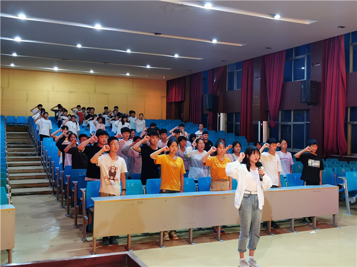 萧县黄口中学开展新团员入团仪式
