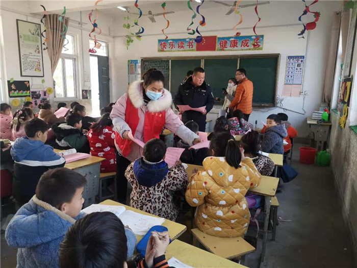 大手拉小手共同反对邪教萧县王寨镇中心学校开展崇尚科学文明生活珍爱