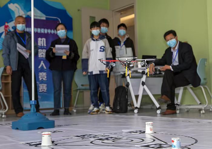 宿州市中小学机器人燃情“开战”，52支队伍智慧比拼