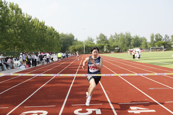 宿州逸夫师范学校成功举行第二十九届田径运动会